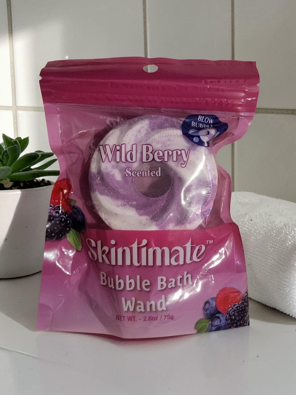 Skintimate Wild Berry Bubble Bath Wand - Pink & Purple